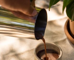 Pourring Cacao